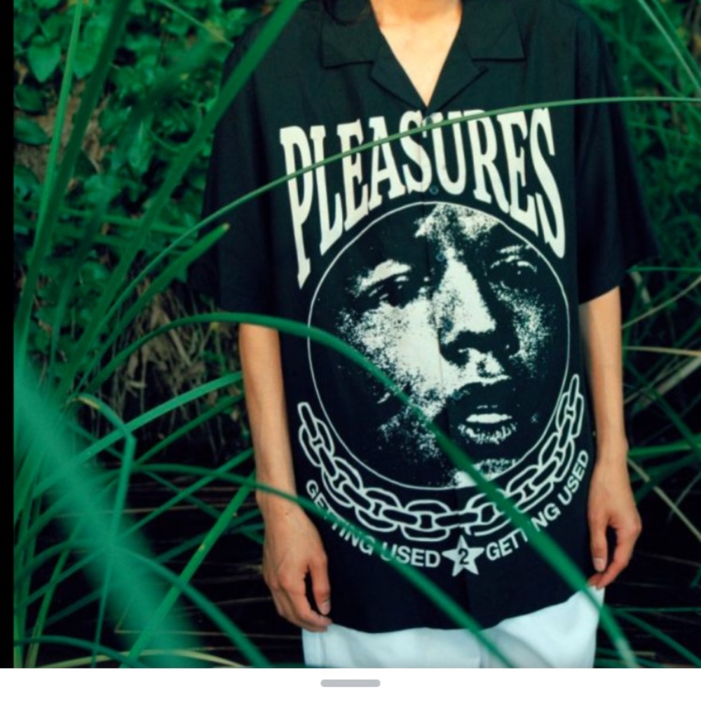 PLEASURES abstract loose fit button down shirt.  Short sleeves.  Worn once. - Picture 7 of 7